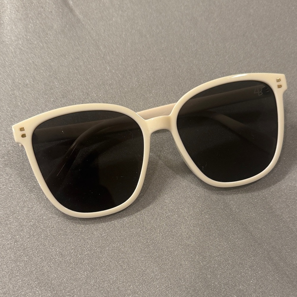 Stylish Cream Sunglasses